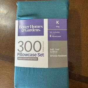 Better Homes and Gardens 300 Thread Count Pillowcase Set.